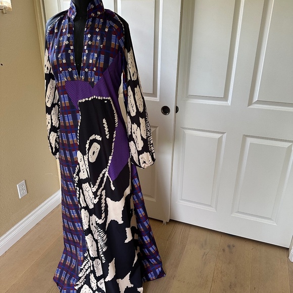 Long Elegant Resort Casual Dress with long sleeves! - Picture 1 of 7